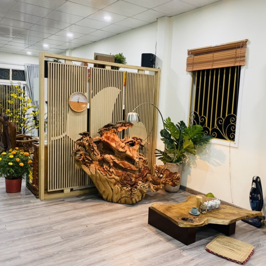 Thi công vách ngăn, kệ trang trí